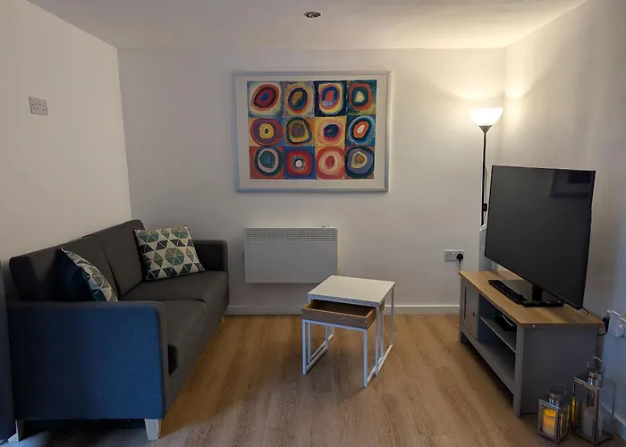 Newly Furnished Guest House Near City Centre